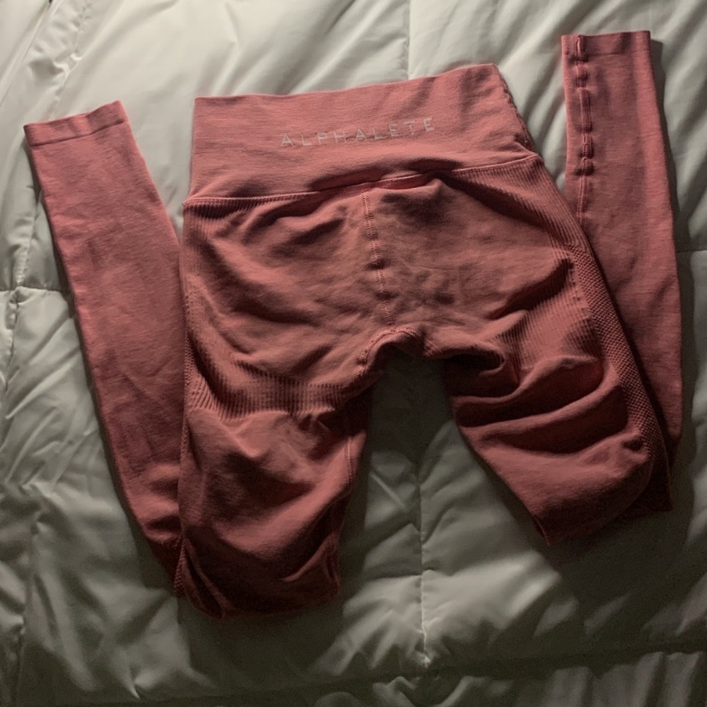 bubble gum pink alphalete leggings